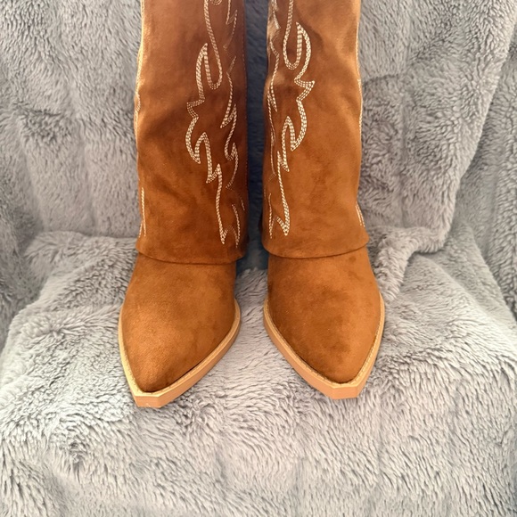 Brown Madden Girl Western Boots with Embroidered Design - Picture 6 of 7